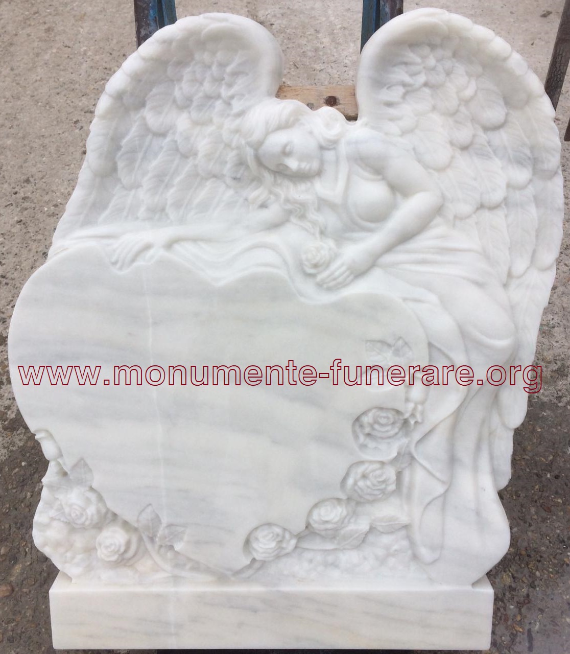 Monument funerar model 1